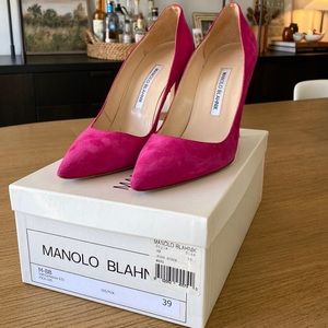Manolo Blahnik heels in PINK suede!